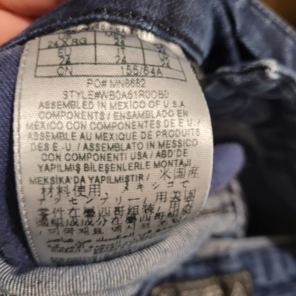 Guess Jeans Size 24 - Picture 3 of 3